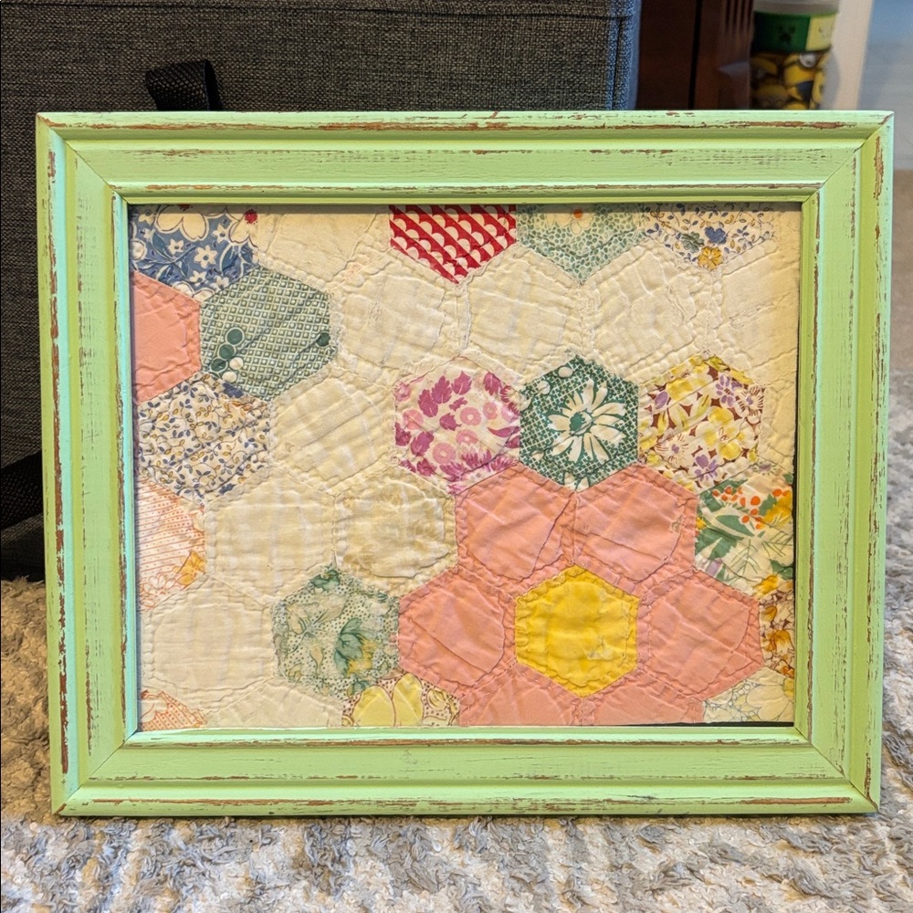 Vintage Quilt in Distressed Frame